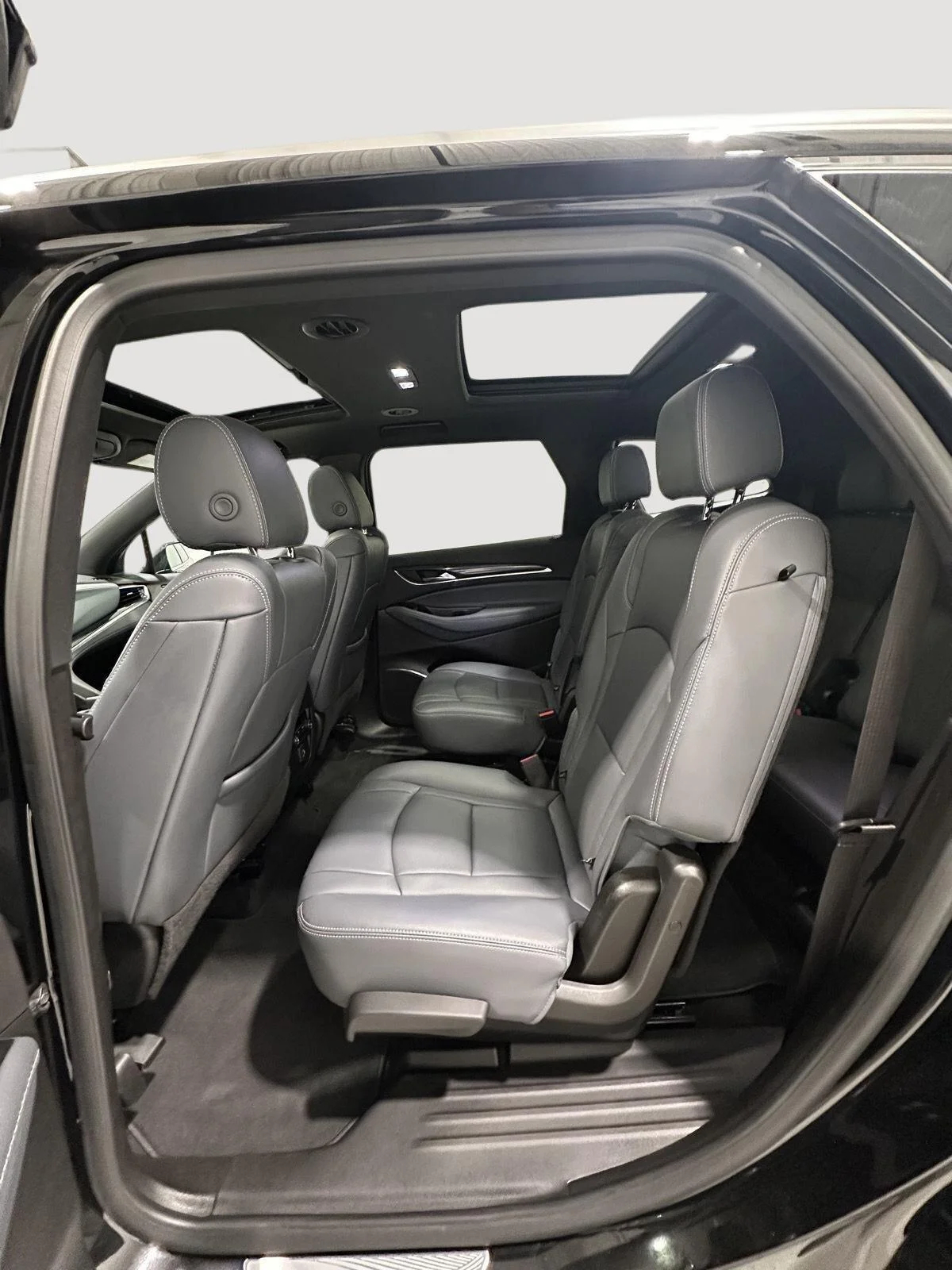 Used 2024 Ebony Twilight Metallic Buick Essence image 23