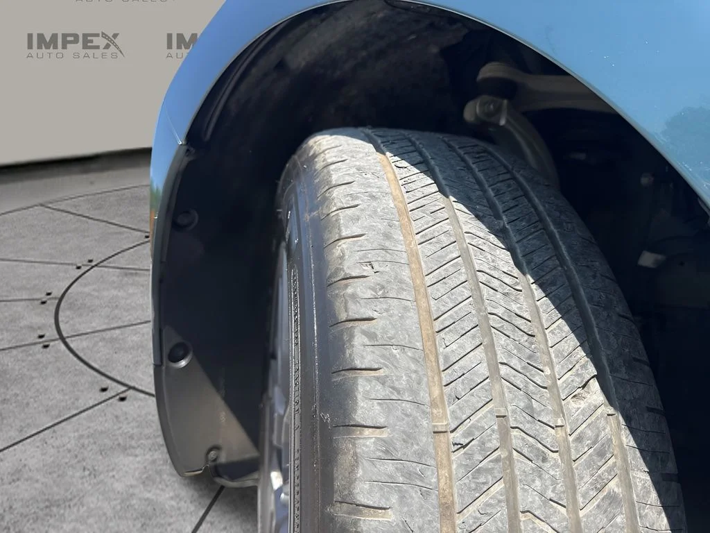 Used 2023 Blue BMW xDrive50 image 32