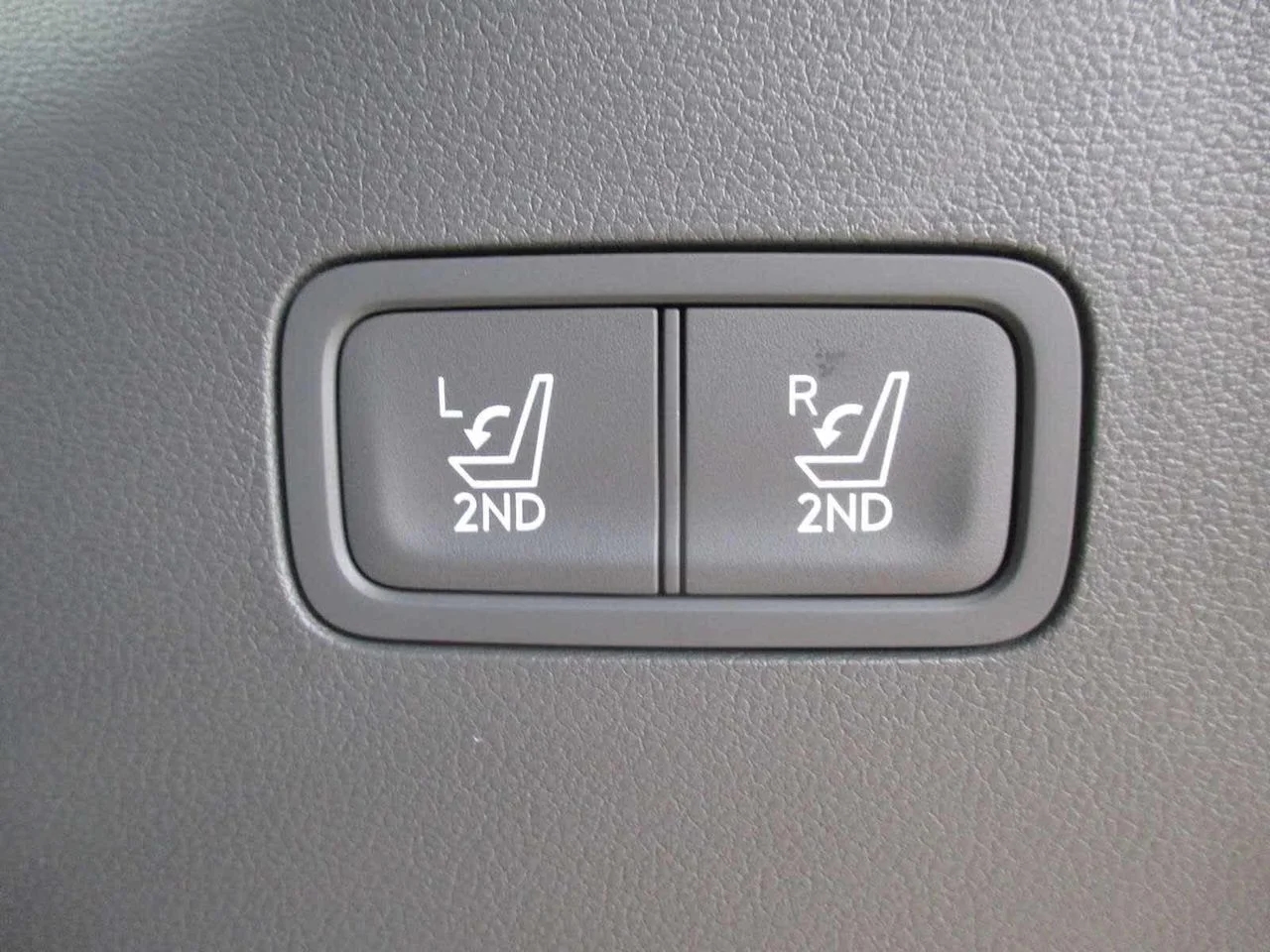 New 2026 White Hyundai SEL image 7