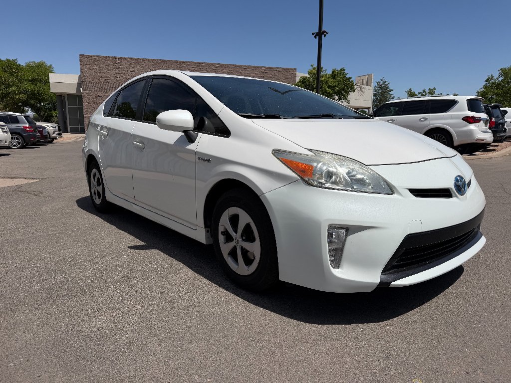 Used 2012 White Toyota One image 3