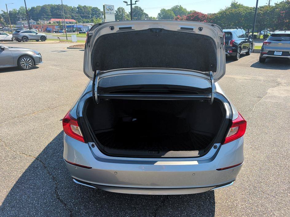Used 2022 Silver Honda EX-L image 15