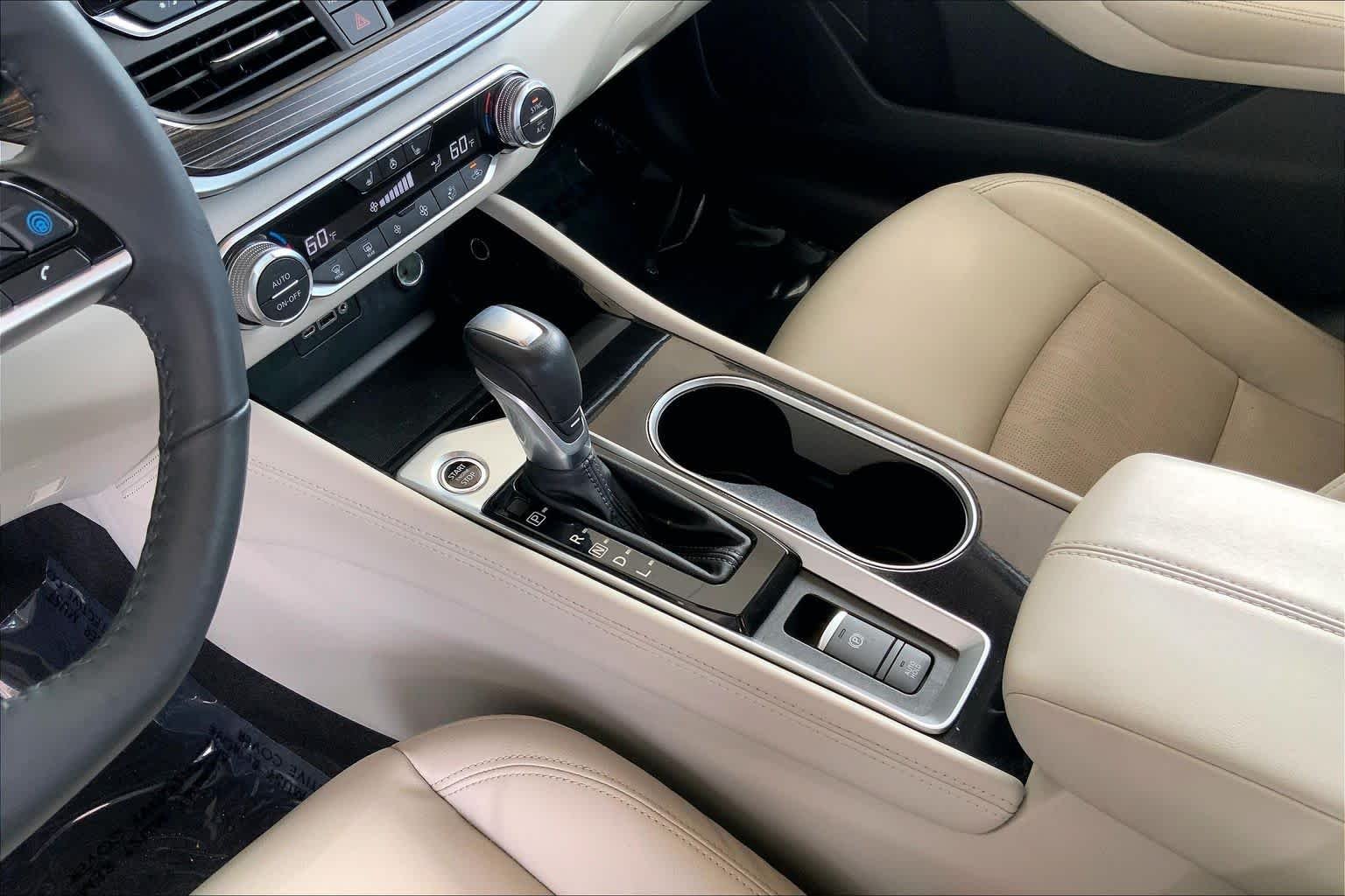 Used 2022 Pearl White Tricoat Nissan 2.5 SL image 17