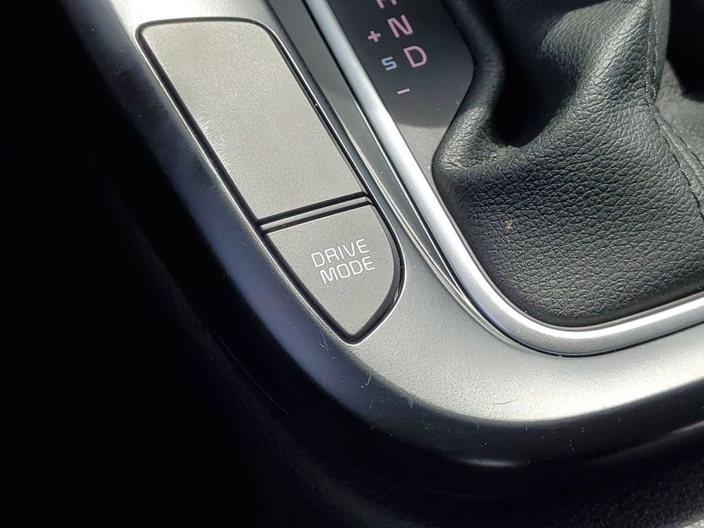 Used 2020 Grey Kia LX image 25