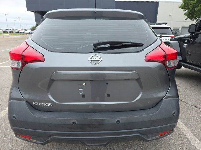 Used 2020 Gray Nissan S image 4