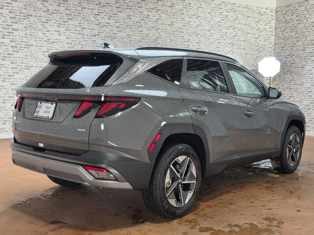 New 2026 Hampton Gray Hyundai SEL image 3