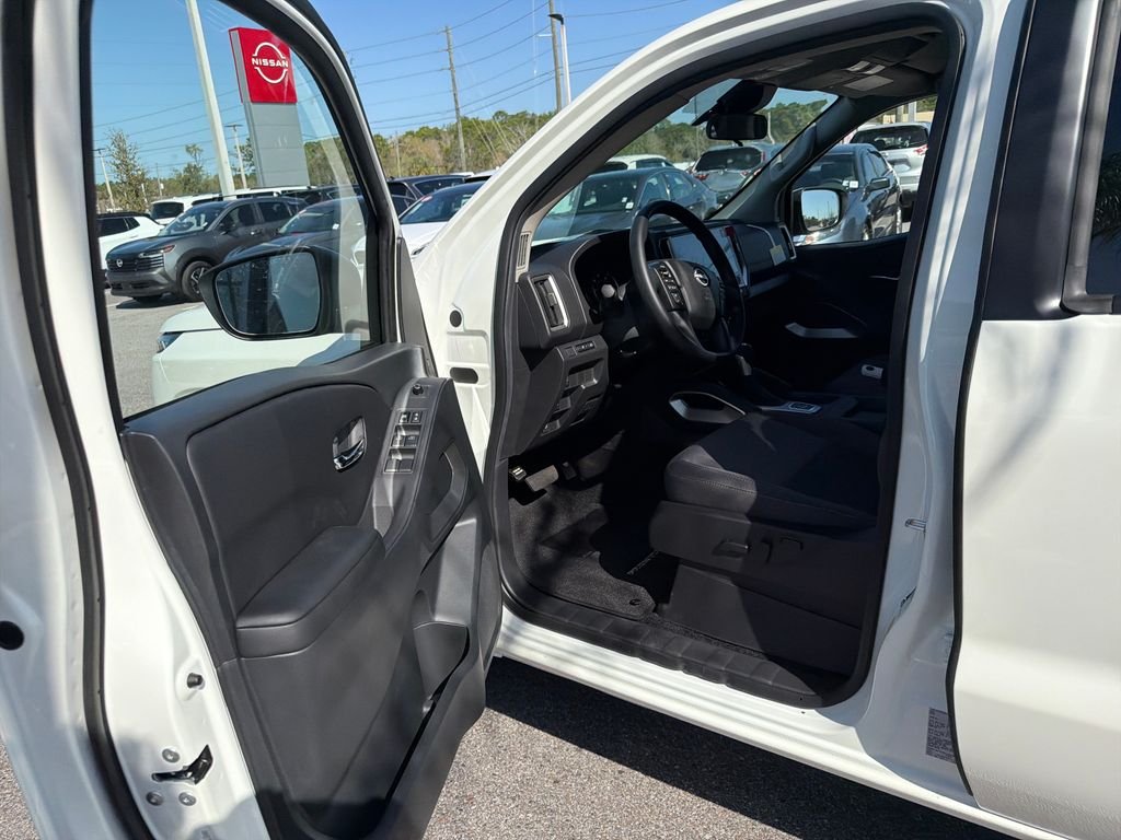 New 2026 Nissan Frontier SV 4D Crew Cab