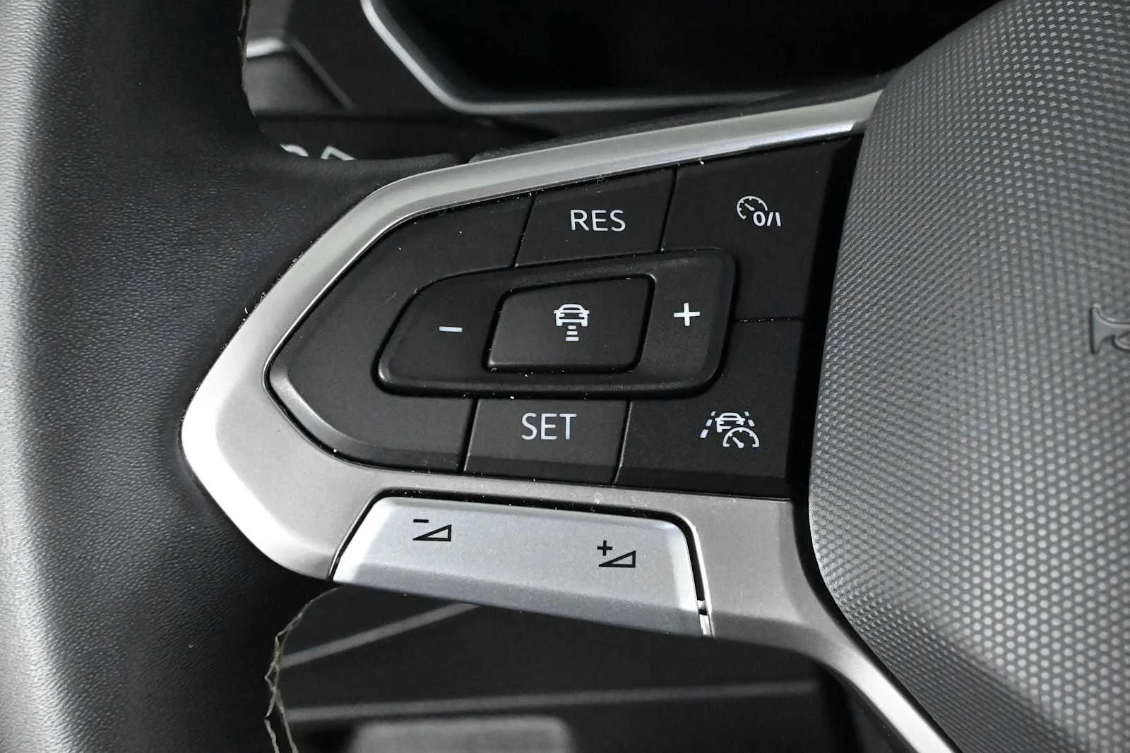 Certified Used 2023 Deep Black Pearl Volkswagen SE image 20