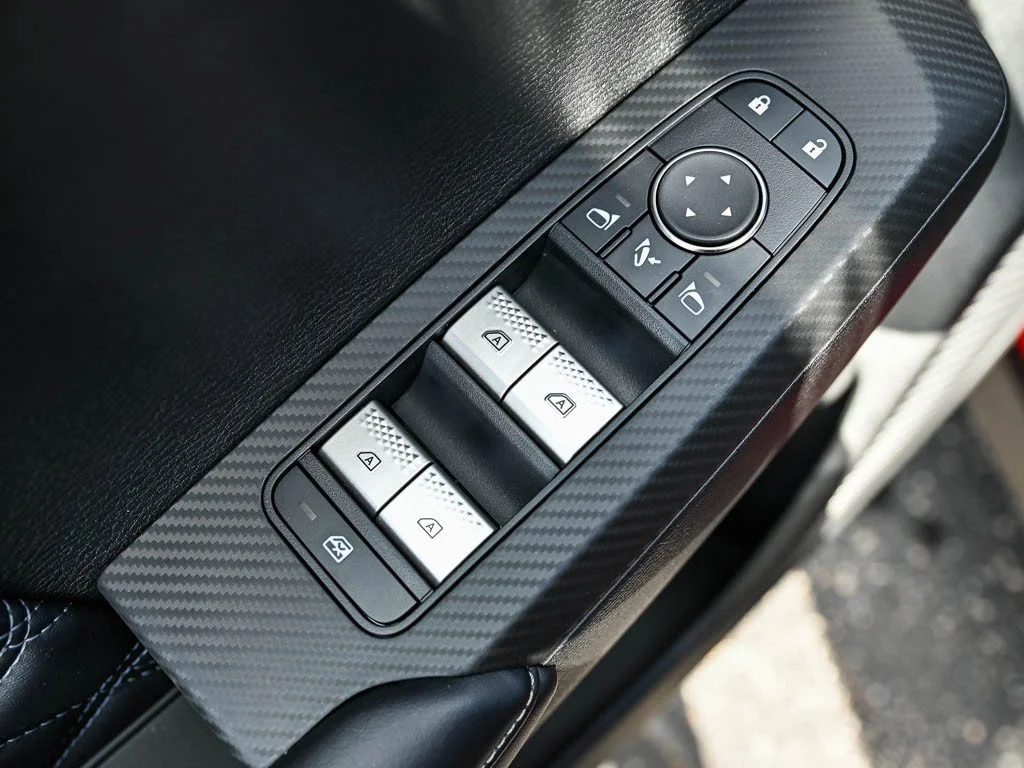2025 Mitsubishi Outlander Plug-in Hybrid SEL - Photo 17