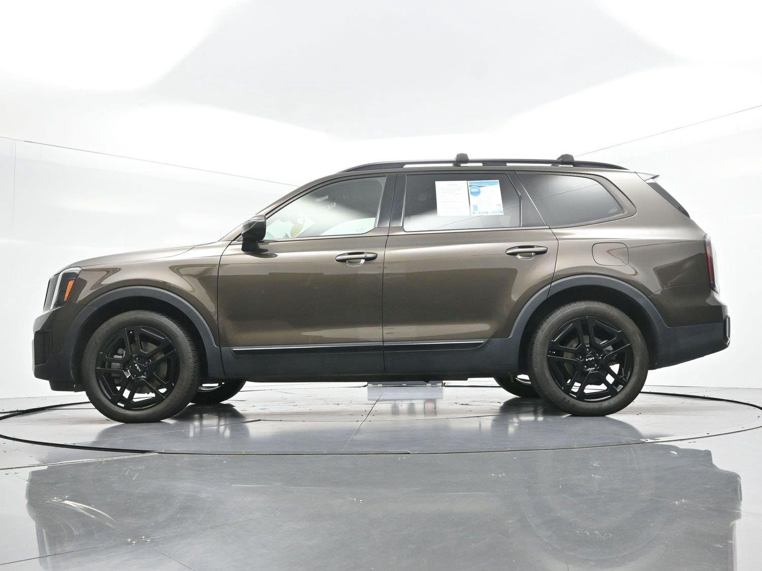 Used 2024 Dark Moss Kia EX X-Line image 57