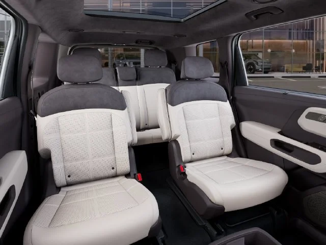 New 2027 White Kia SX Prestige image 16