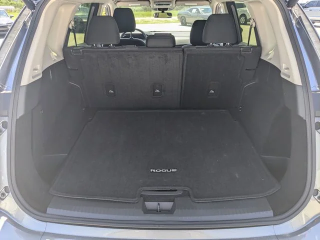 Used 2025 Gray Nissan SV image 12