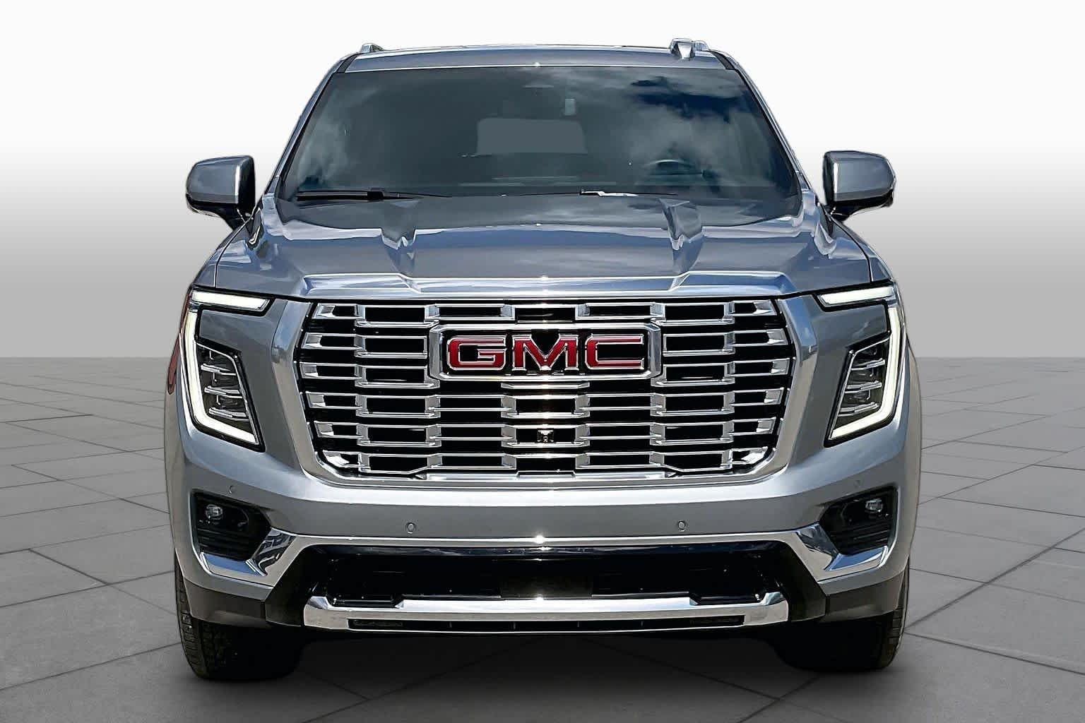 Used 2025 Sterling Metallic GMC Denali image 4