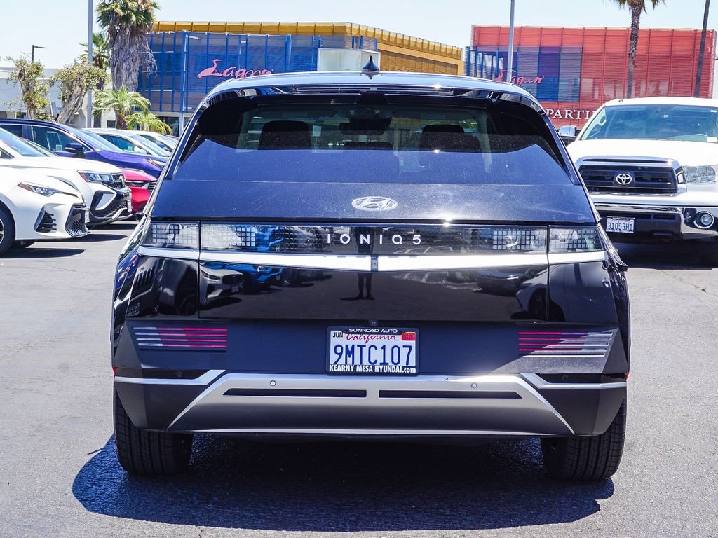 Used 2024 Black Hyundai SEL image 6