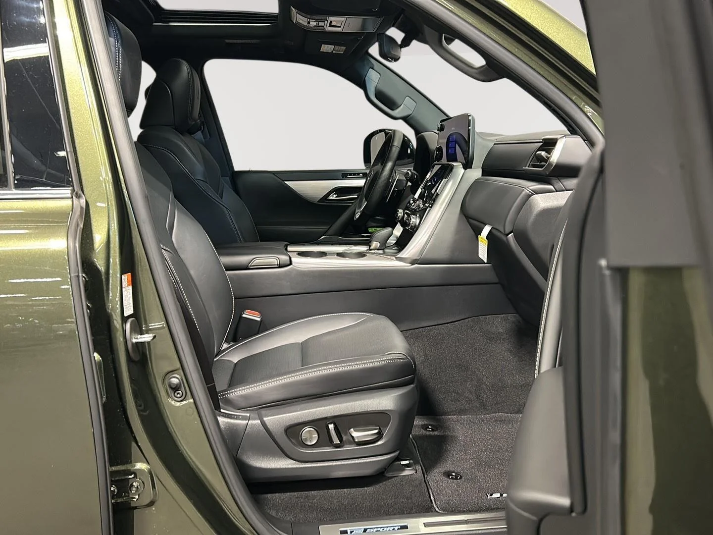 New 2026 Nori Green Pearl Lexus LX 700h F SPORT Handling image 15
