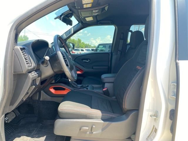 Used 2024 White Nissan PRO-4X image 17
