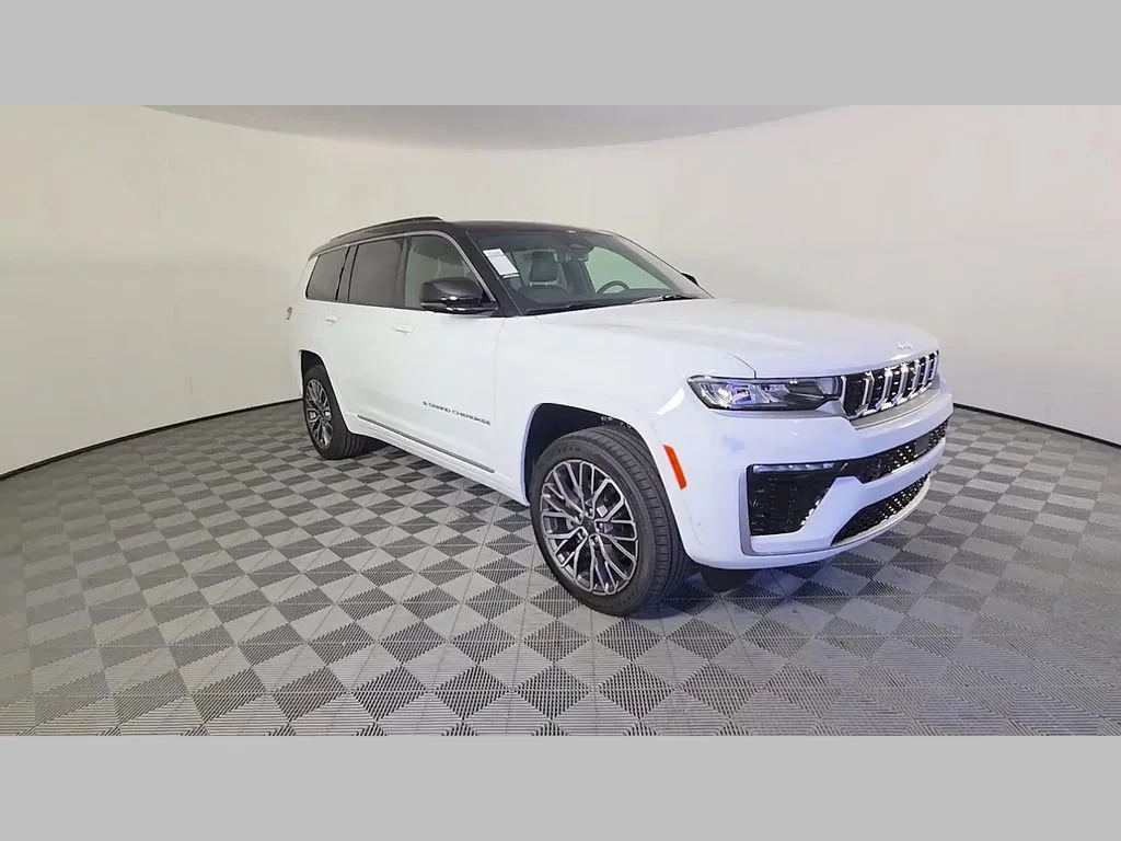 New 2026 Bright White Clear-Coat Exterior Paint Jeep Summit image 21
