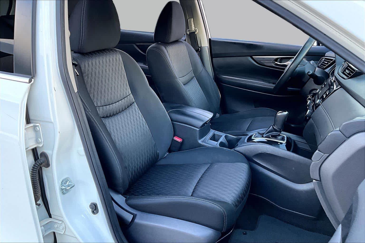 Used 2017 Glacier White Nissan S image 8