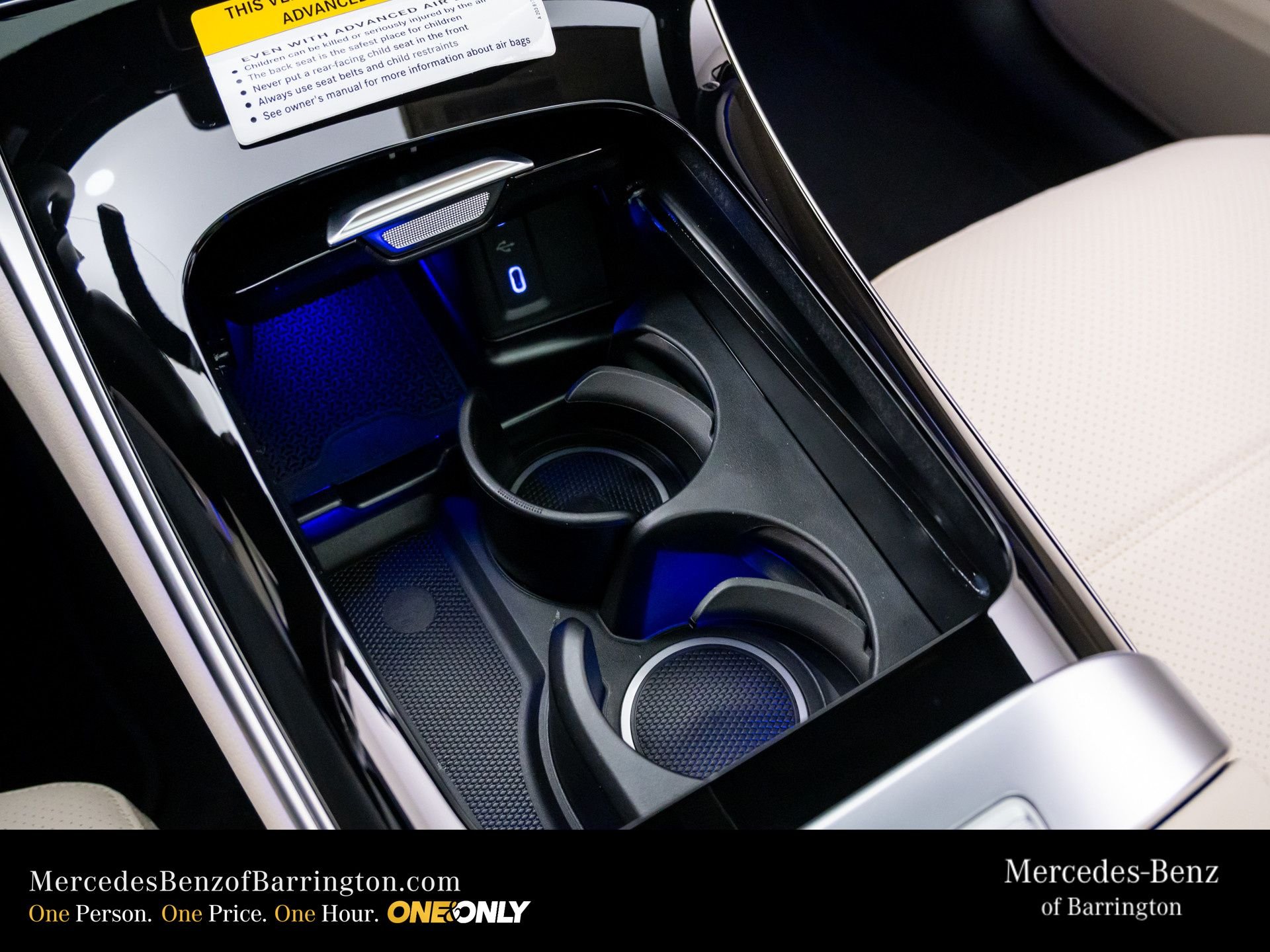 New 2026 MANUFAKTUR Moonlight White Metallic Mercedes-Benz GLC 300 image 33
