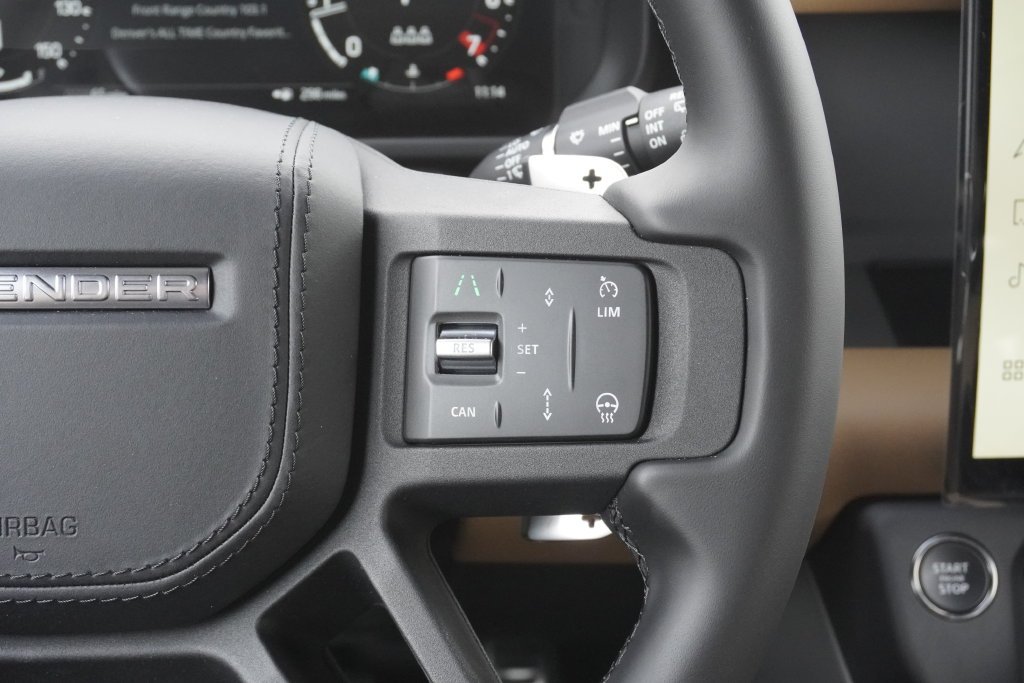 2026 Land Rover Defender V8 - Photo 13