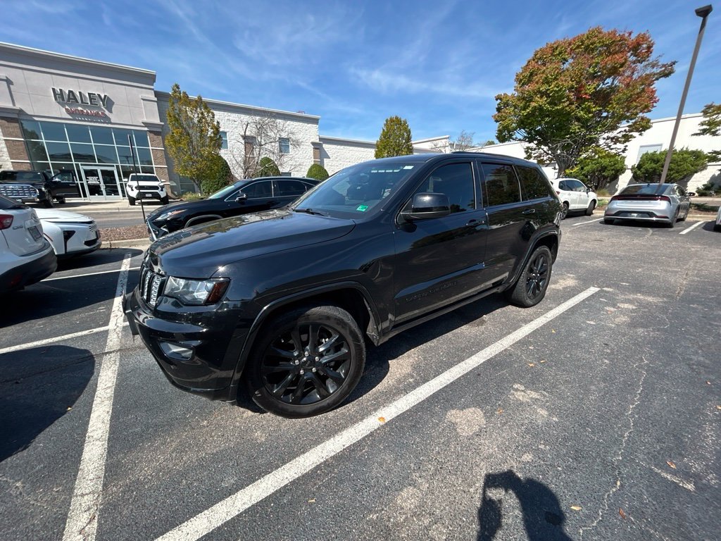 Used 2019 Black Jeep Altitude image 6