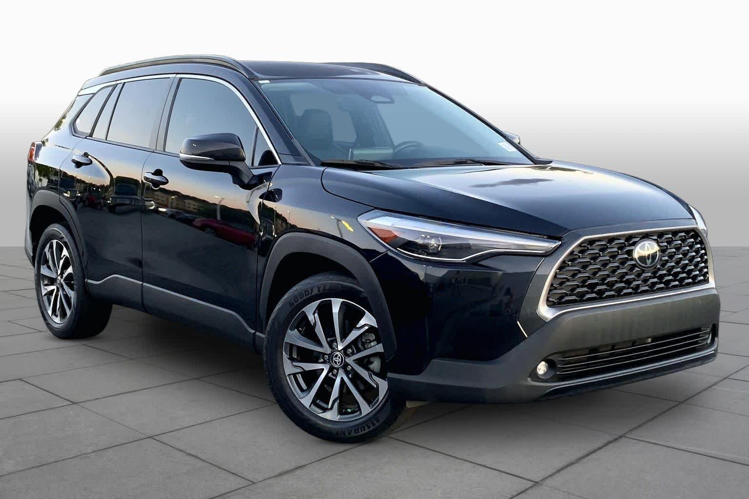 Used 2023 Jet Black Toyota XLE image 3
