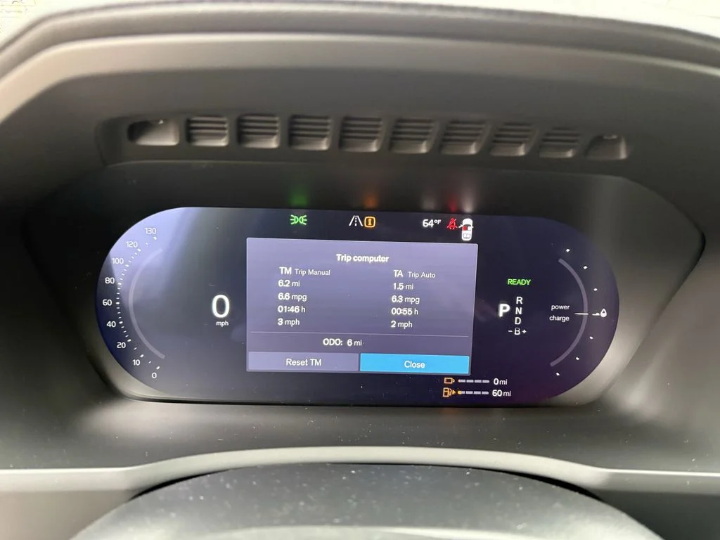 New 2026 Aurora Silver Volvo Ultra image 18