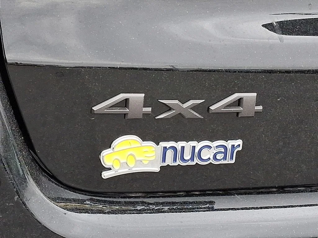 New 2026 Black Jeep Latitude image 20