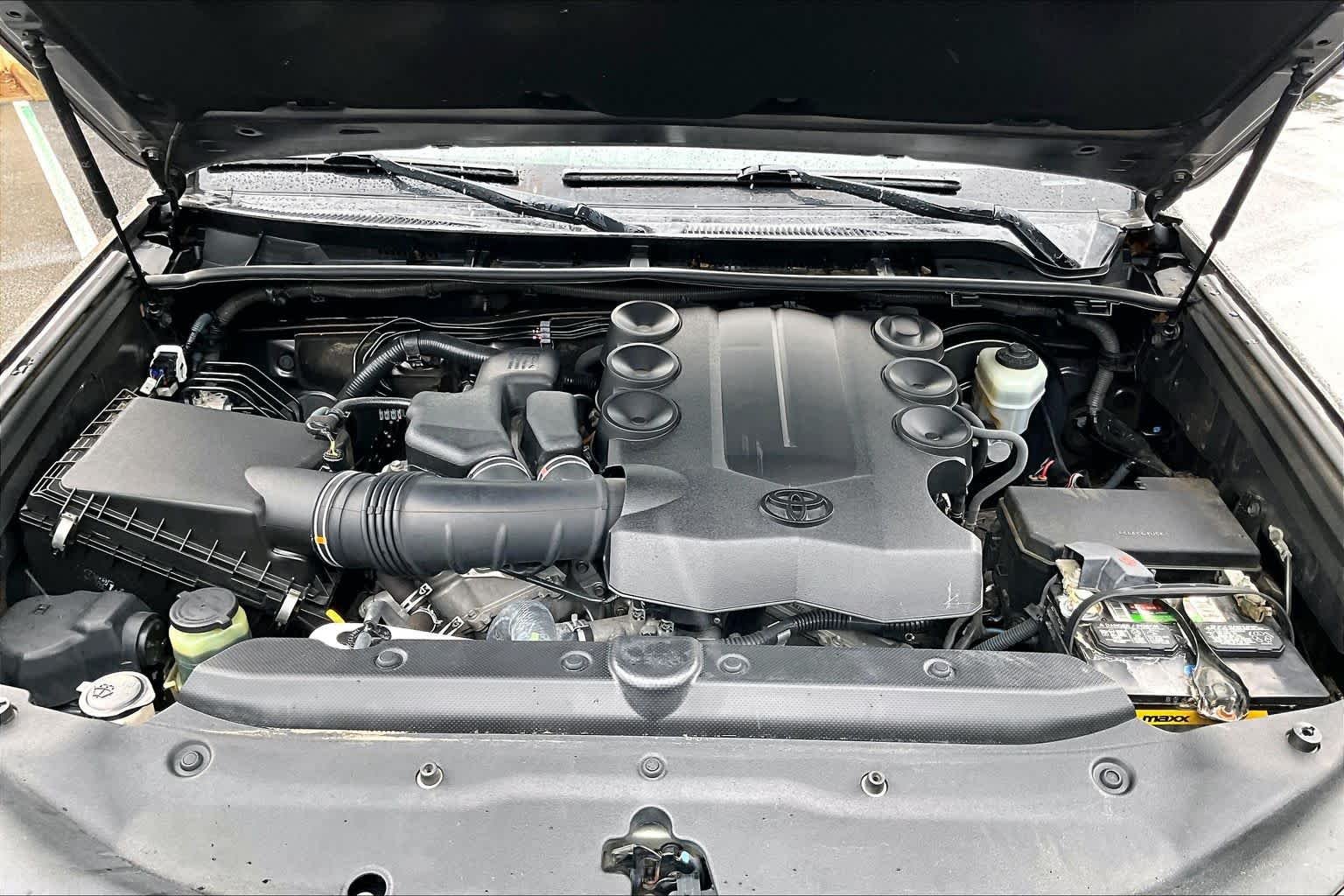 Used 2016 Magnetic Gray Metallic Toyota SR5 image 31