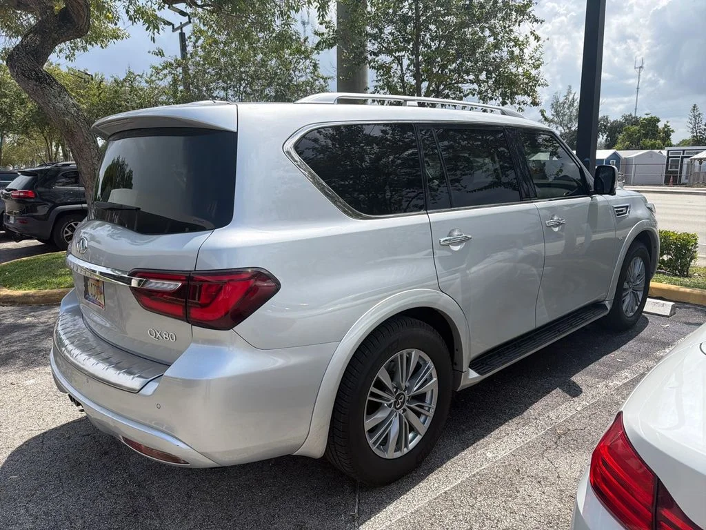 Used 2020 Silver INFINITI LUXE image 2