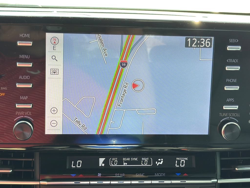 2024 Toyota Sienna Woodland Edition - Photo 22
