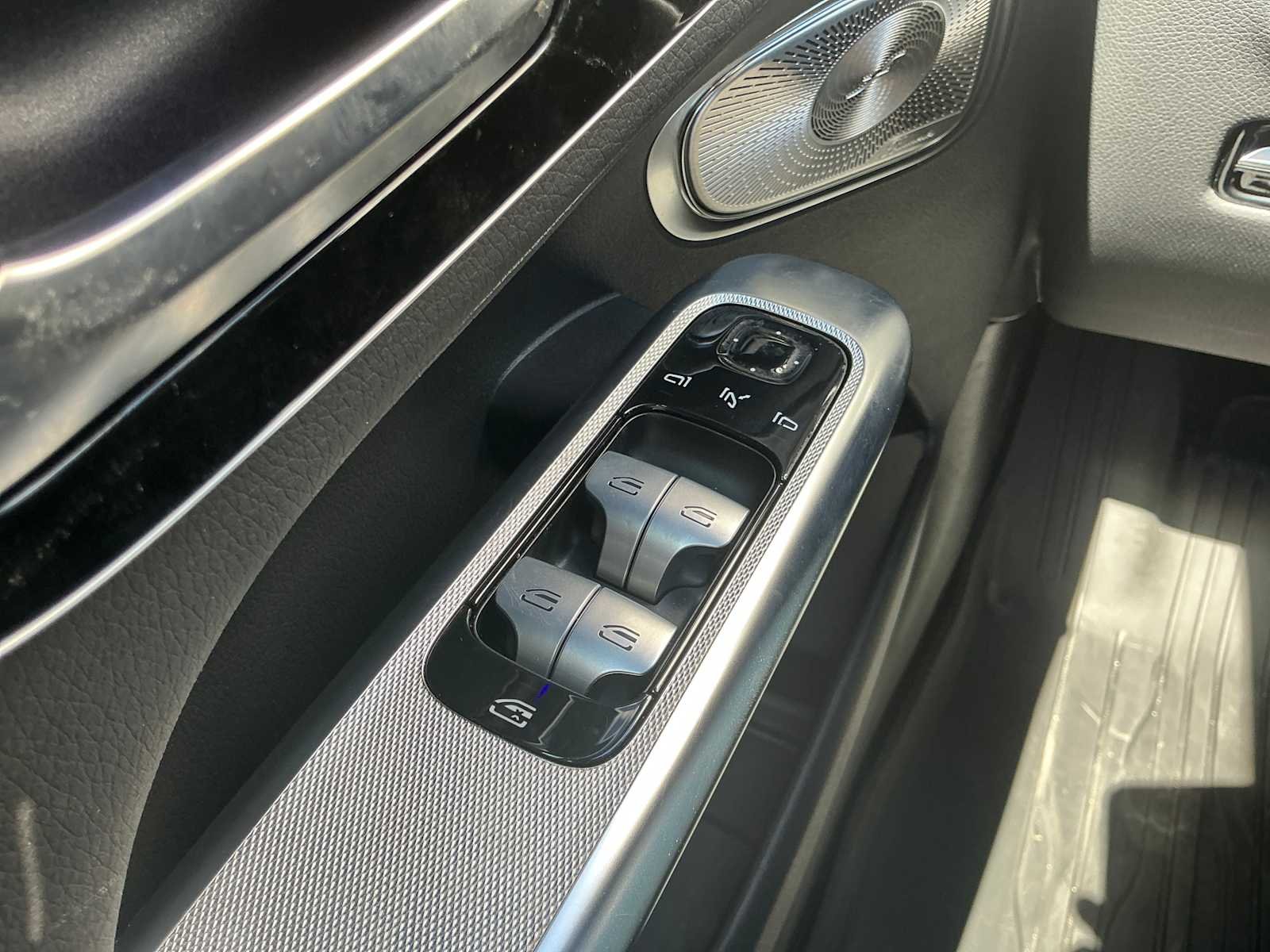 Certified Used 2023 Graphite Grey Metallic Mercedes-Benz GLC 300 image 19