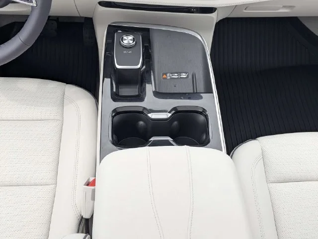 New 2027 Iridescent White Tricoat Buick Avenir image 20