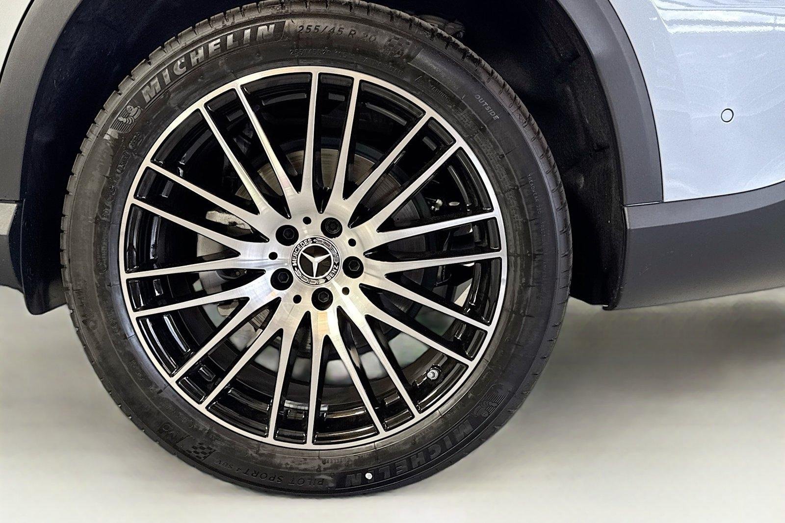 New 2026 Cirrus Silver Metallic Mercedes-Benz GLC 300 image 29