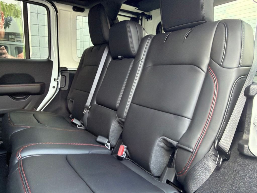 New 2026 Bright White Clearcoat Jeep Rubicon X image 45
