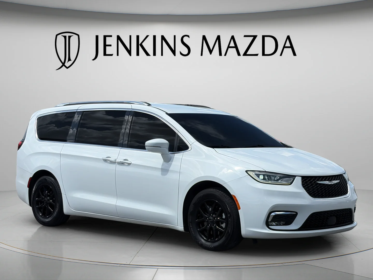 Used 2021 Bright White Clearcoat Chrysler Touring L image 1