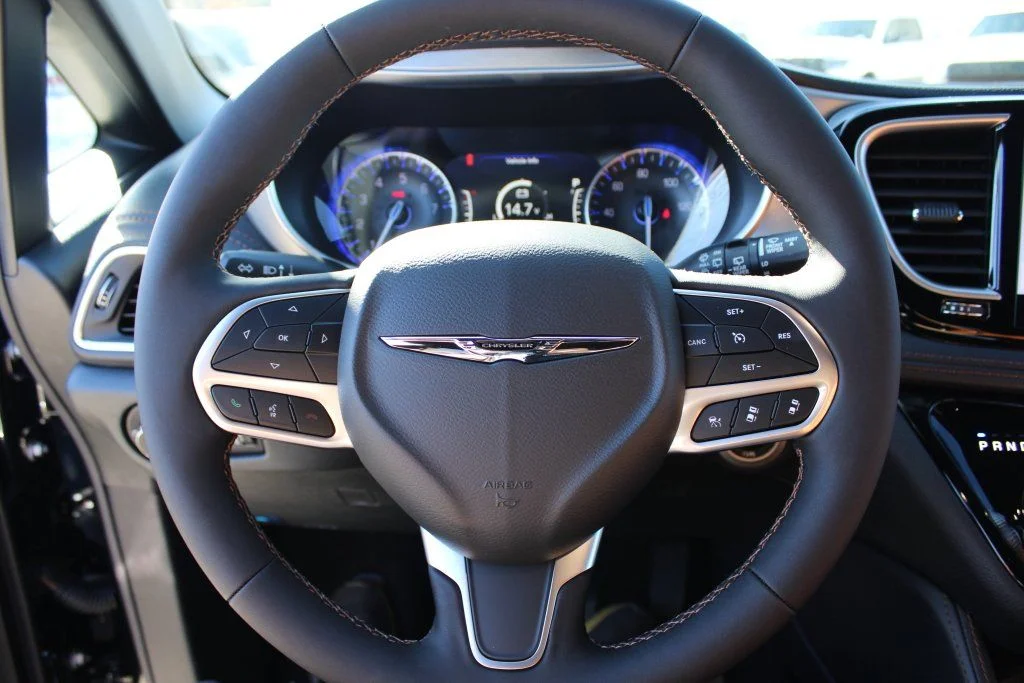 2026 Chrysler Pacifica Pinnacle - Photo 14