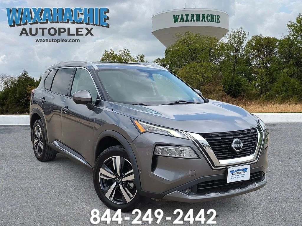 Used 2022 Gray Nissan SL image 1