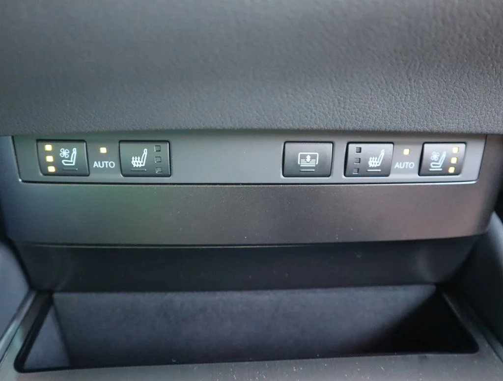 Used 2025 Silver Lexus 350 image 33