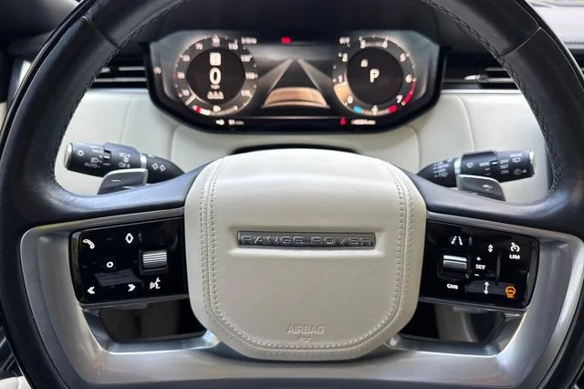Used 2023 White Land Rover Autobiography image 24