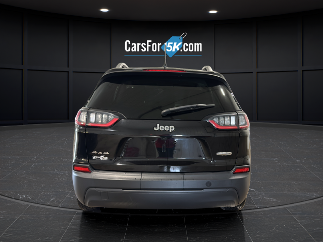Used 2020 Diamond Black Crystal Pearlcoat Jeep Latitude image 6