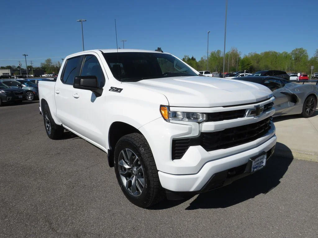Used 2023 Summit White Chevrolet RST image 2