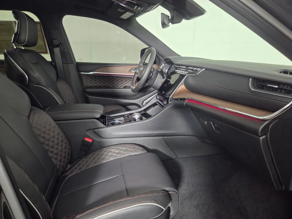 2025 Jeep Grand Cherokee Summit - Photo 32