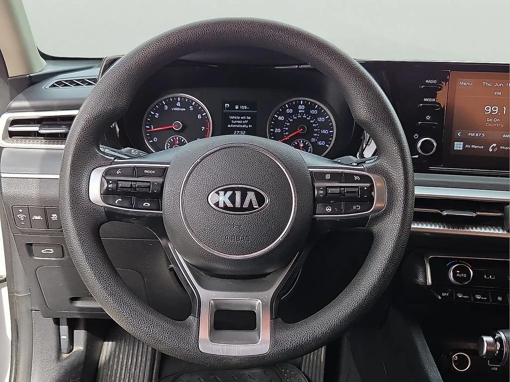 Used 2021 White Kia LXS image 13