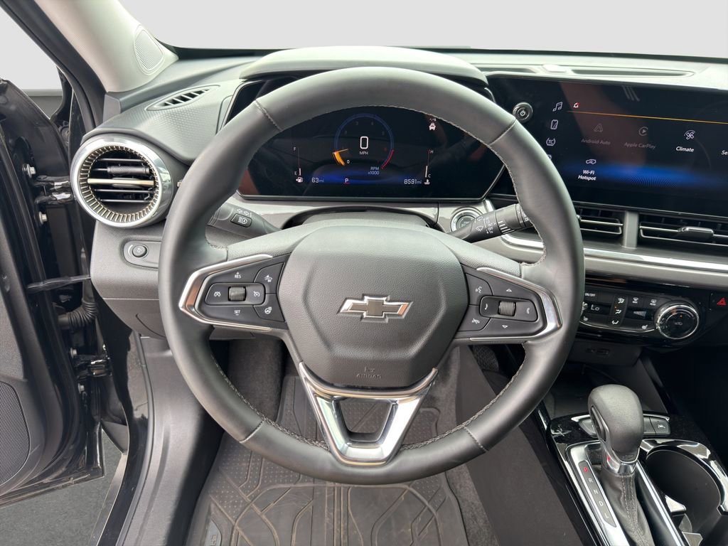 Used 2025 Mosaic Black Metallic Chevrolet ACTIV image 10