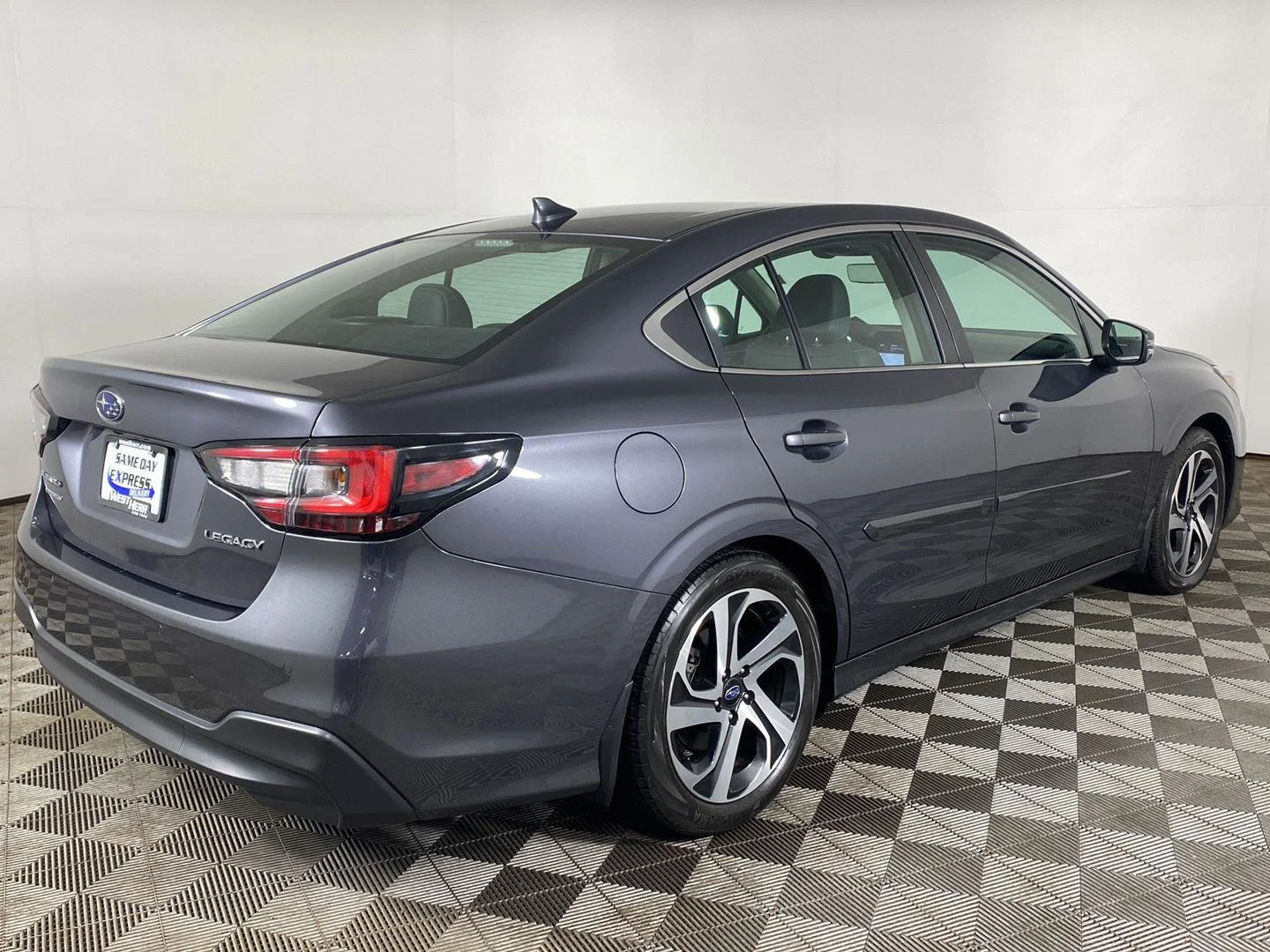 Used 2022 Magnetite Gray Metallic Subaru Limited image 5