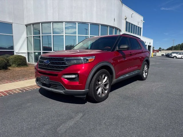 Used 2020 Red Ford XLT image 2