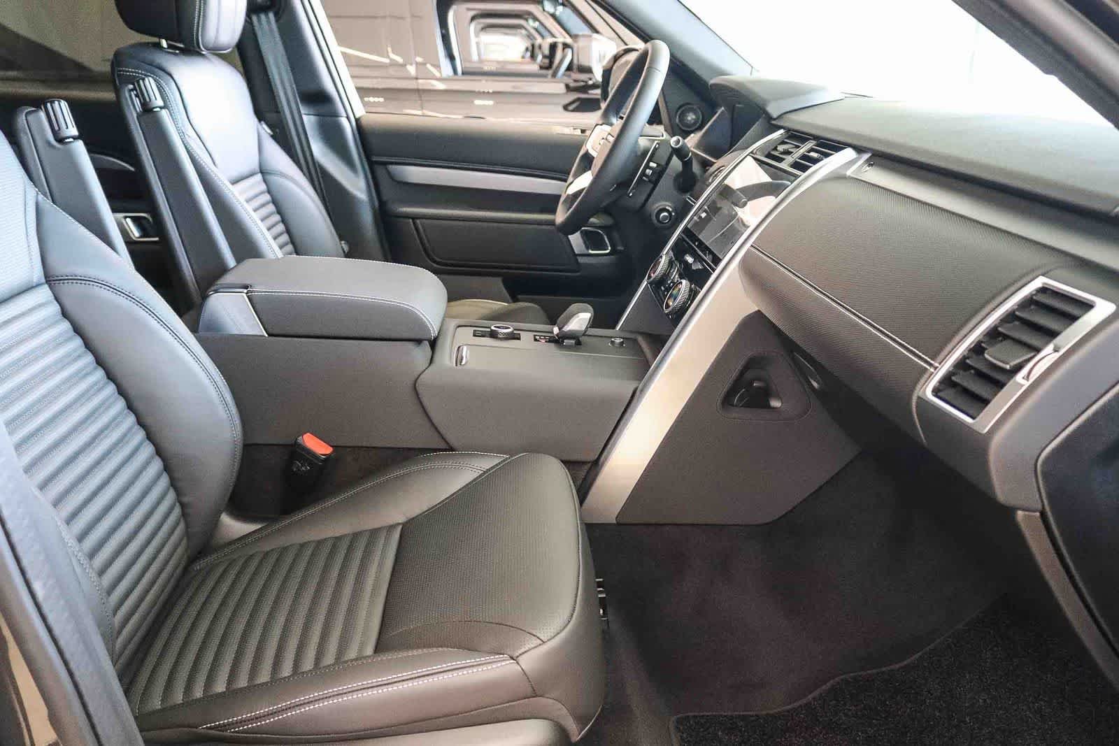 New 2026 Carpathian Grey Land Rover Dynamic SE image 14