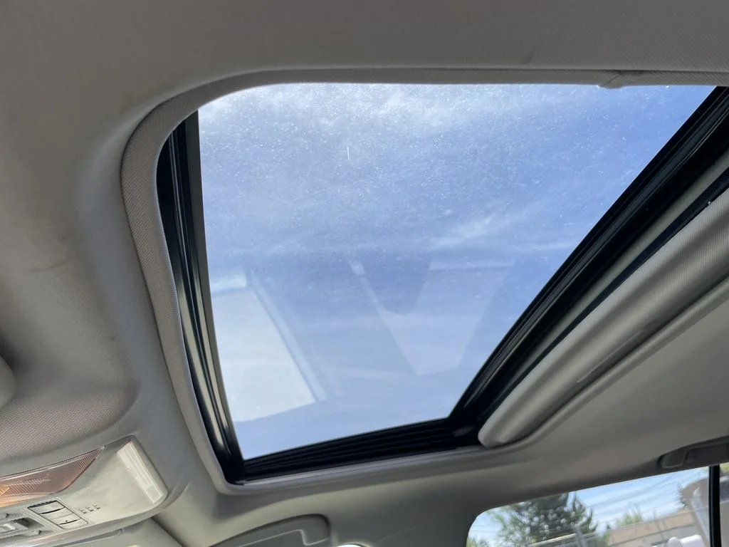 Used 2019 Super White Toyota XLE Premium image 25