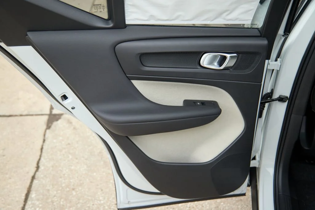 New 2026 Crystal White Volvo Plus image 18
