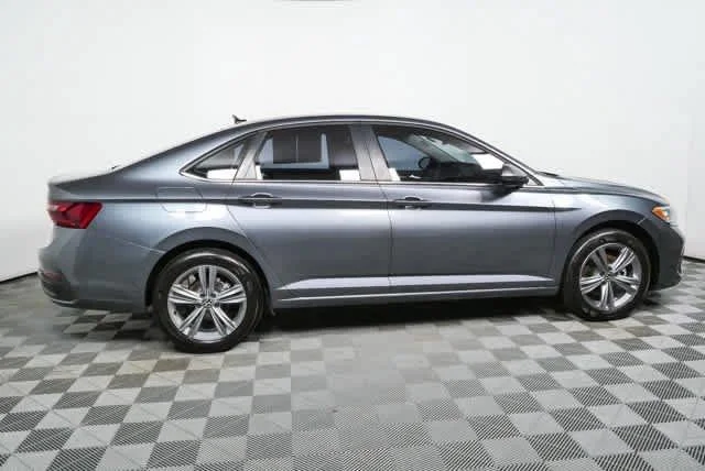 Certified Used 2024 Platinum Gray Metallic Volkswagen SE image 22